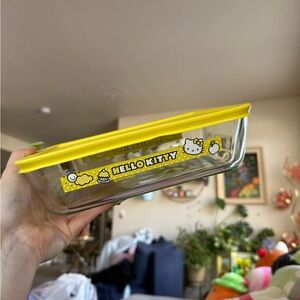 NWOT Hello Kitty Yellow Glass Snack Container